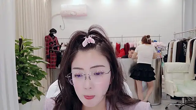 yangyang-777 Webcam show