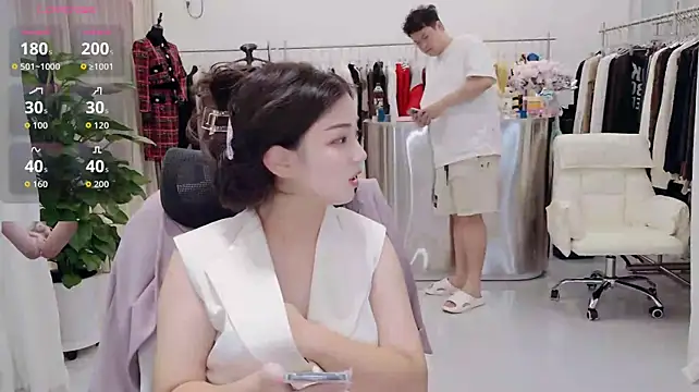 yangyang-777 Show in webcam