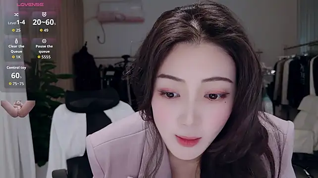 yangyang-777 Show in webcam