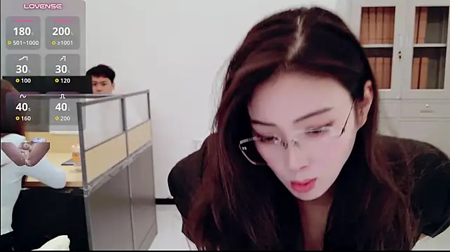 yangyang-777 Webcam show