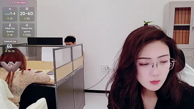 yangyang-777 网络视讯表演