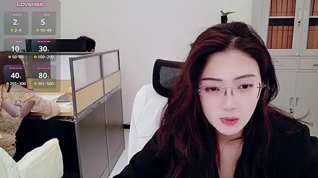 yangyang-777 网络视讯表演