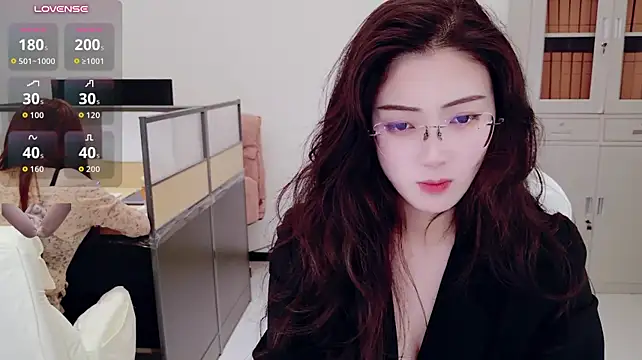 yangyang-777 网络视讯表演