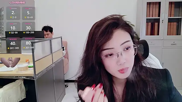 yangyang-777 Show in webcam