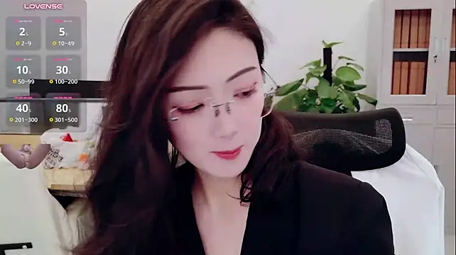 yangyang-777 网络视讯表演