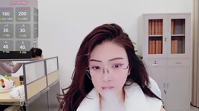 Show modela yangyang-777 na web-kameri