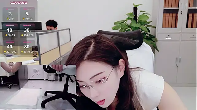 yangyang-777 网络视讯表演
