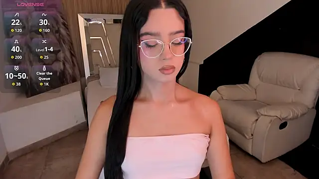 Show modela VictoriaMonroee_ na web-kameri