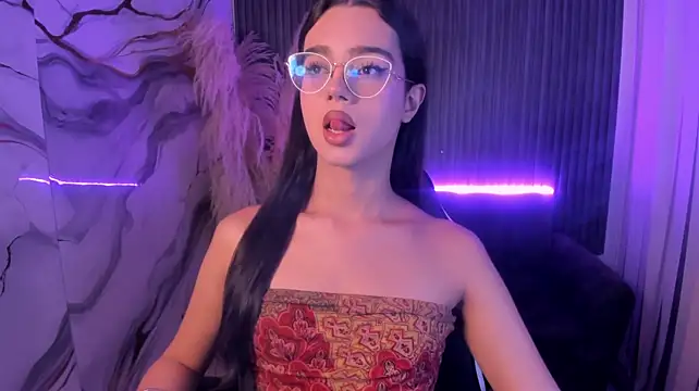 VictoriaMonroee_ Show in webcam