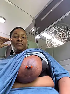 Pertunjukan Kamera Web GirthGoddessCoco