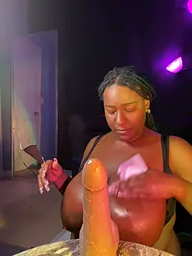 GirthGoddessCoco's Webcam Show
