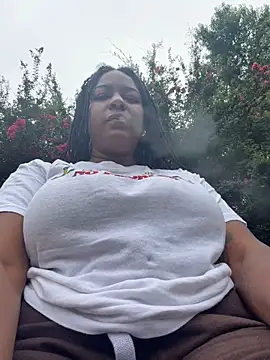 GirthGoddessCoco: διαδικτυακό σόου στην κάμερα