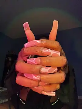 Pokazy przed kamerką – GirthGoddessCoco