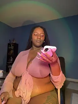 הופעת וובקאם של GirthGoddessCoco