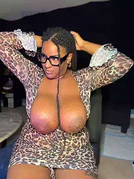 Show Webcam de GirthGoddessCoco