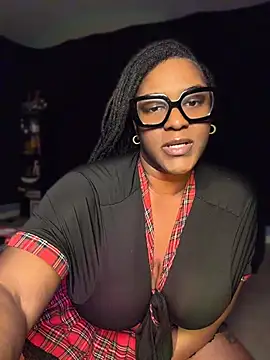 GirthGoddessCoco's Webcam Show