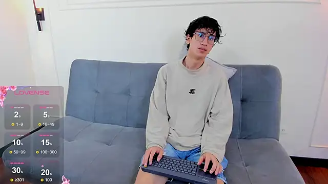Cum_hunters webcam show