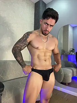 Brad_Summer: διαδικτυακό σόου στην κάμερα