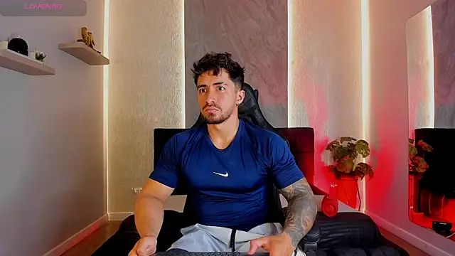 Brad_Summer Show in webcam