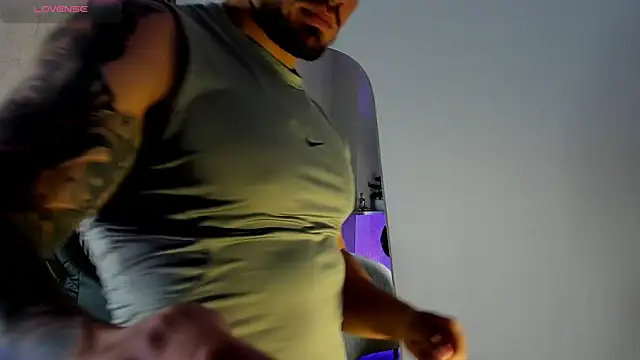 Brad_Summer Pertunjukan Webcam