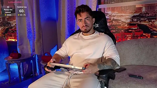Brad_Summer Adlı Modelin Web Kamerası Şovu