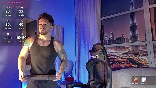 Brad_Summer Show in webcam
