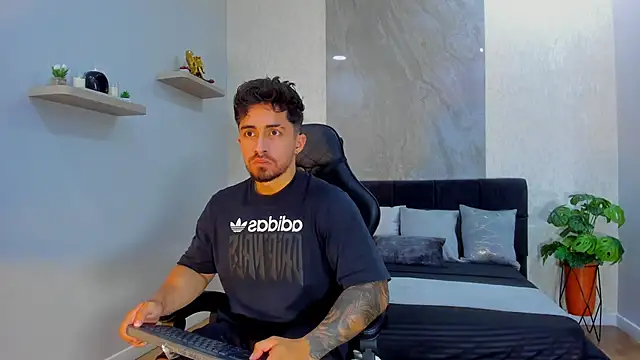 Brad_Summer Webcam Show