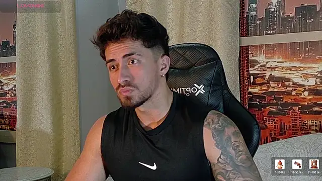 Brad_Summer: διαδικτυακό σόου στην κάμερα