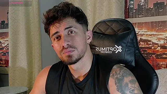 Brad_Summer Adlı Modelin Web Kamerası Şovu