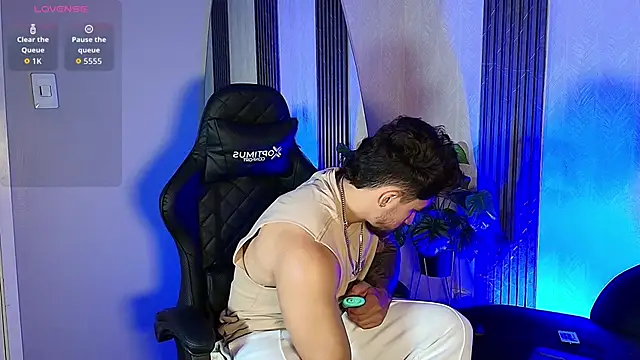 Show modela Brad_Summer na web-kameri