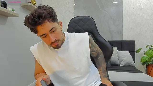 عرض كام Brad_Summer