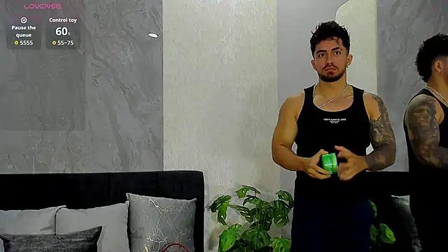 عرض كام Brad_Summer