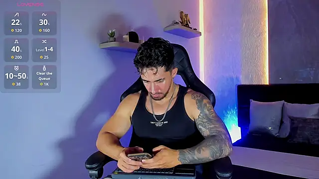Show modela Brad_Summer na web-kameri