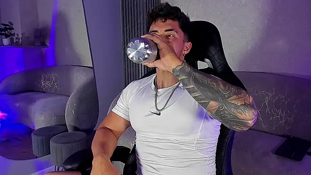 عرض كام Brad_Summer