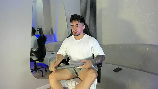 Brad_Summer Pertunjukan Webcam