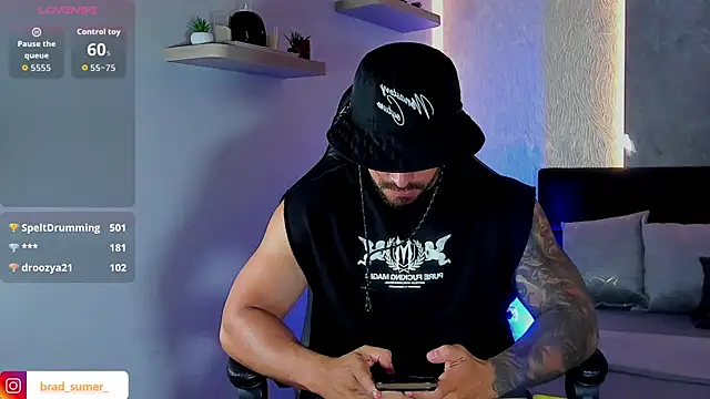 عرض كام Brad_Summer