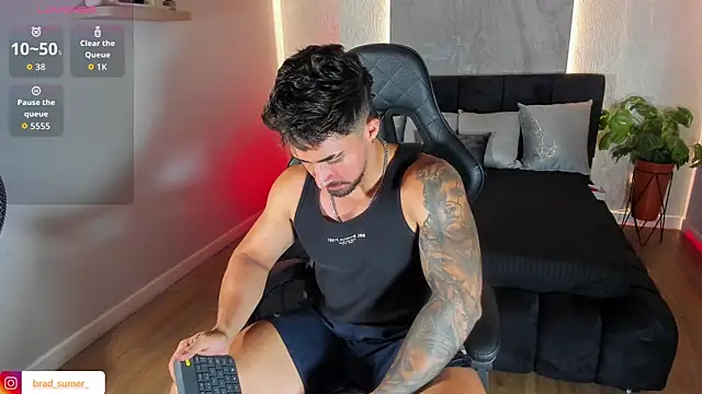 Brad_Summer Show in webcam