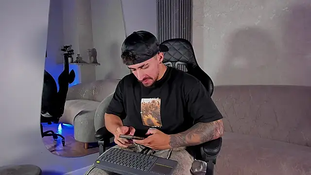 Brad_Summer webkamerás műsora
