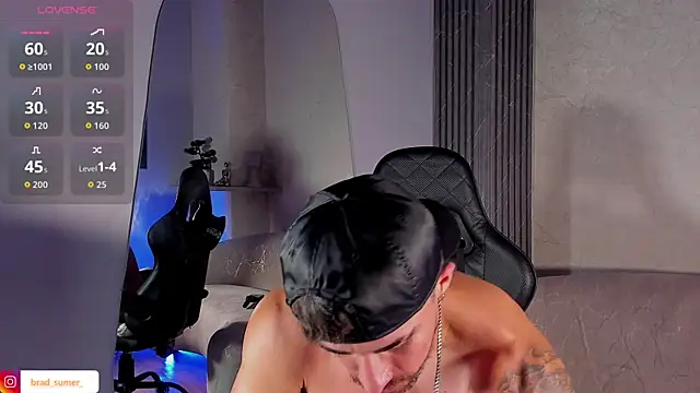 Show modela Brad_Summer na web-kameri