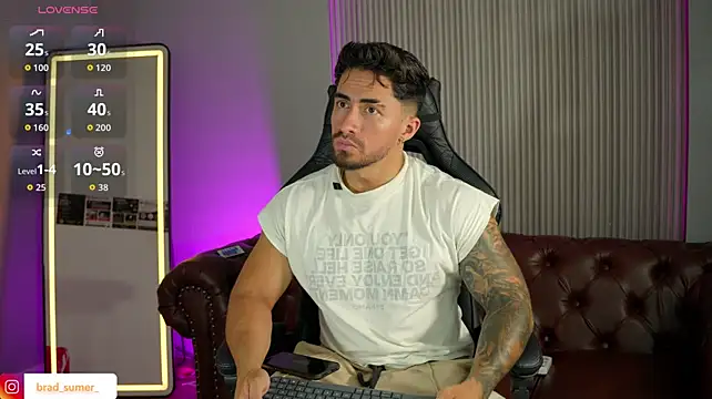 عرض كام Brad_Summer