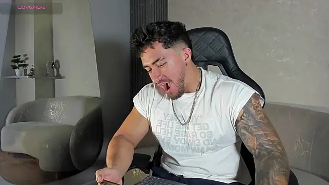 عرض كام Brad_Summer