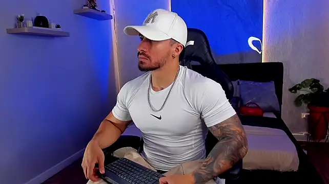 عرض كام Brad_Summer