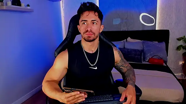 Brad_Summer Adlı Modelin Web Kamerası Şovu