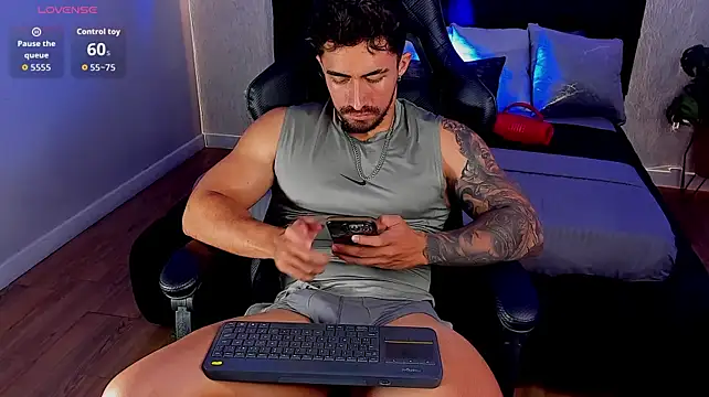 Brad_Summer Adlı Modelin Web Kamerası Şovu
