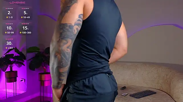 Brad_Summer Show in webcam