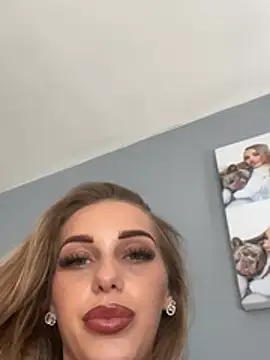 SexySofia_69: διαδικτυακό σόου στην κάμερα
