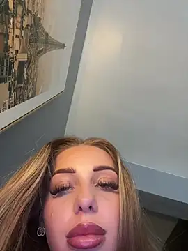 הופעת וובקאם של SexySofia_69