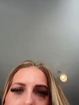 SexySofia_69's Live Chat Room