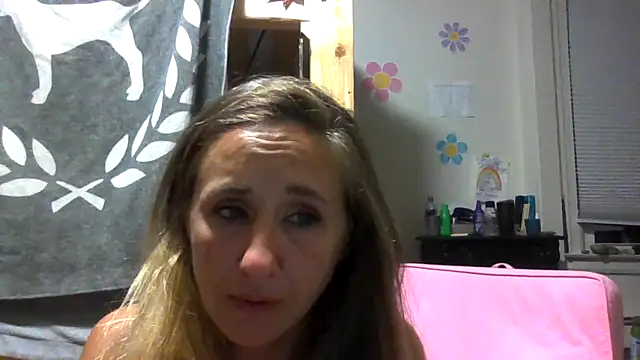MissHunyBunz Show in webcam