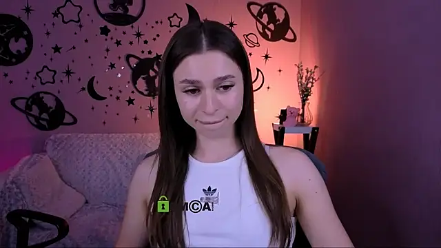 flora_ri's Webcam Show